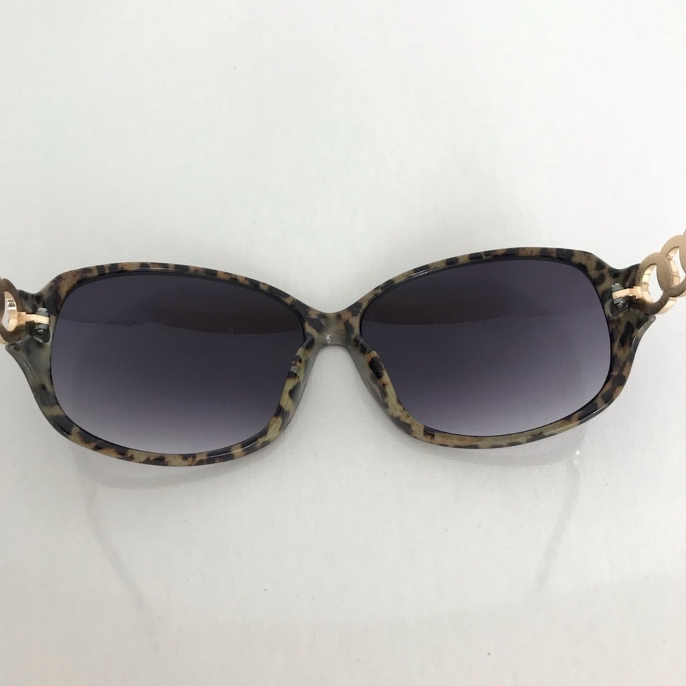 Guess Women's Sunglasses Black Frames W/Leopard Print Gold Rhinestone Accents - Picture 9 of 10